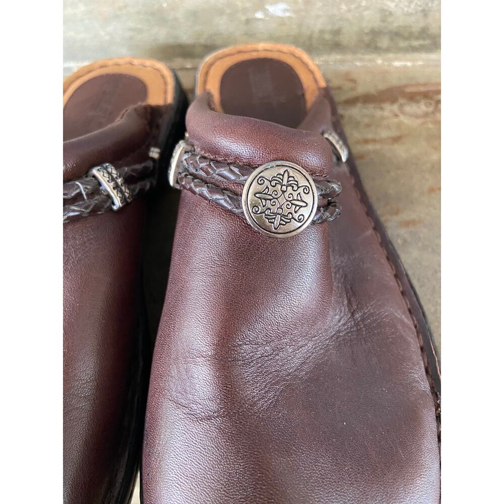 Minnetonka brown leather clog with silver tone hardware - Picture 5 of 8
